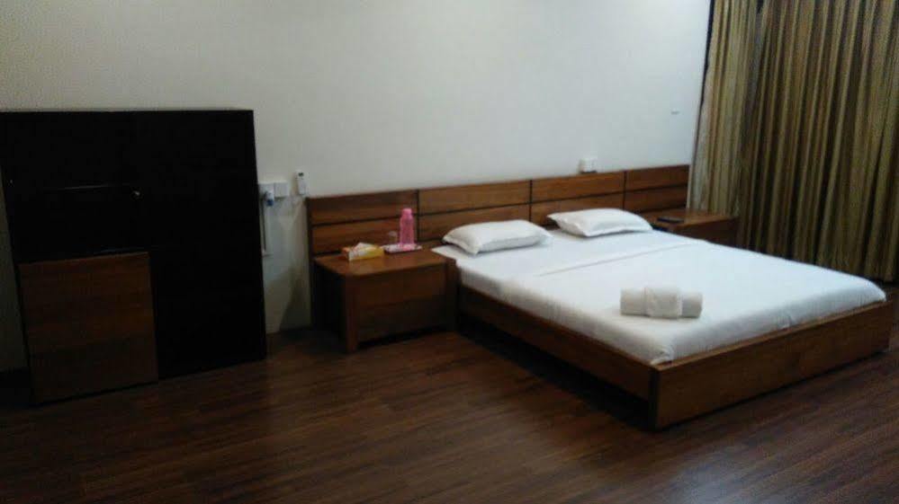 Kalpatharuvu-kny Service Apartment