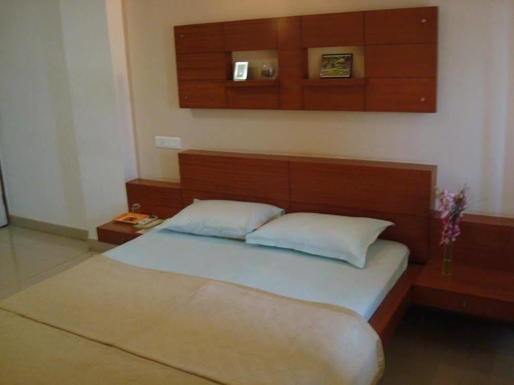 Apartment Kalpatharuvu-kny Service Pune